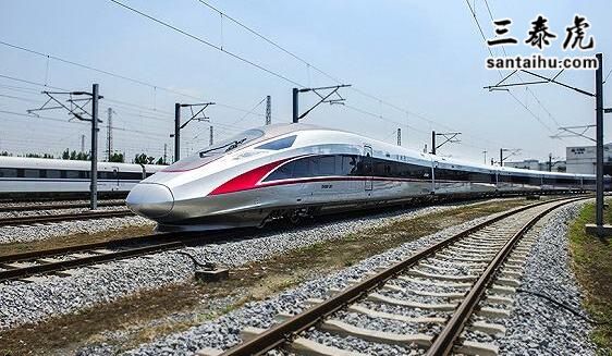 “复兴号”高铁总设计师：中国正设计时速400公里洲际动车