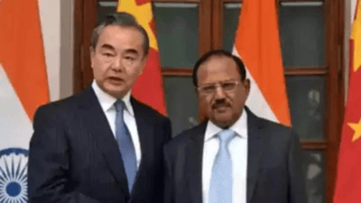 中国外长访印，与印度国家安全顾问多瓦尔举行会谈，两国边境争端纳入议程