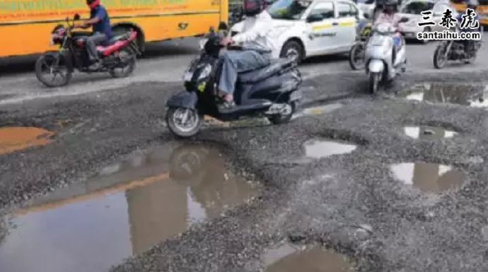 班加罗尔一段500米的路上有40个坑