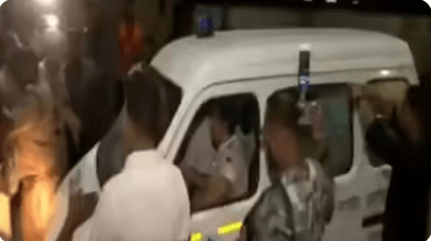 印度一20岁女学生遭受性骚扰后自焚而亡，奥里萨邦首席部长表哀悼