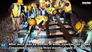 非洲首条沙漠重载铁路，中企帮忙完成全线铺轨了，全长575公里